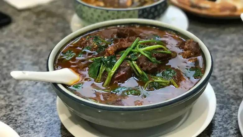424. Spicy Beef Noodle in Soup 紅燒牛肉麵